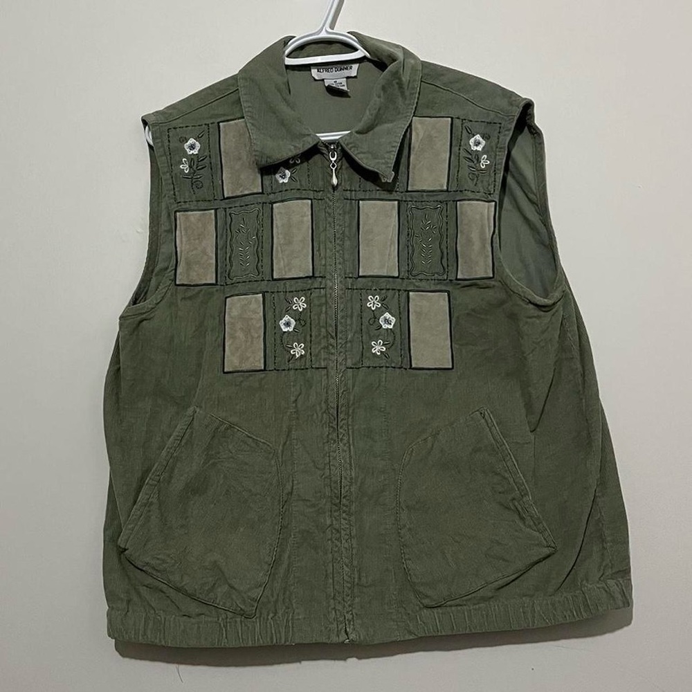 Vintage Alfred Dunner sage green patterned vest